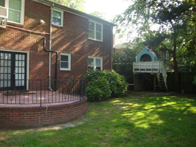 Building Photo - 1500 Meads Rd