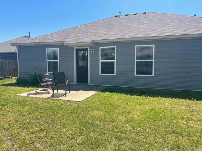 Building Photo - Bixby 3 bed 2 bath in quiet cul-da-sac!