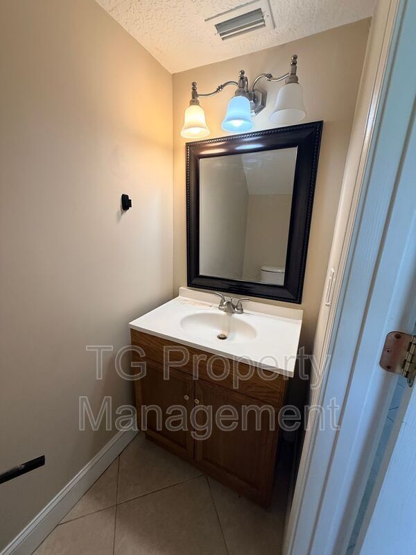 Building Photo - 342 Tarpon Ave