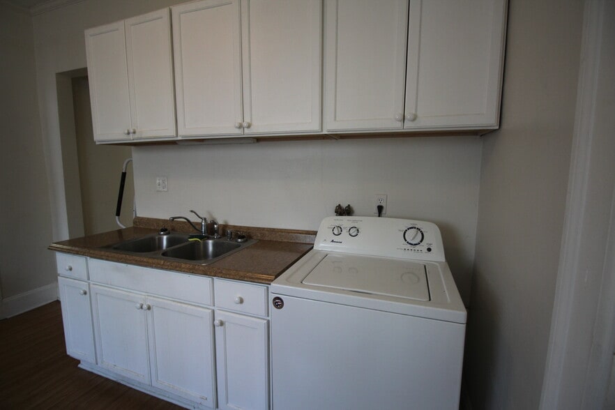 Building Photo - 31 Allen Pl