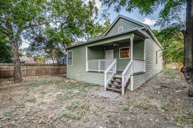 Building Photo - 312 Quitman St