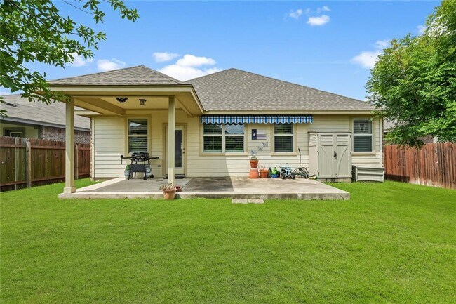 Building Photo - 204 Sawtooth Dr