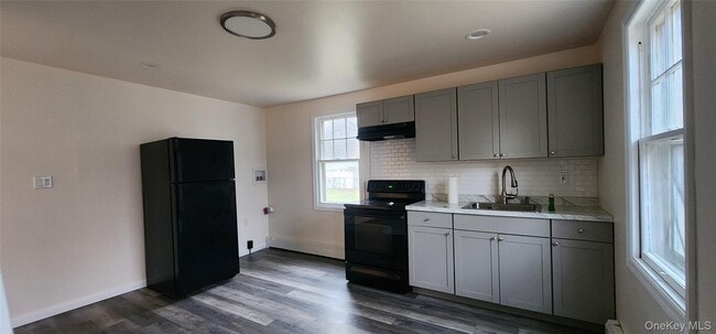 Building Photo - 239 Commack Rd