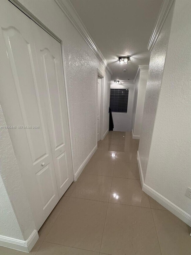 Building Photo - 14964 SW 32nd Terrace