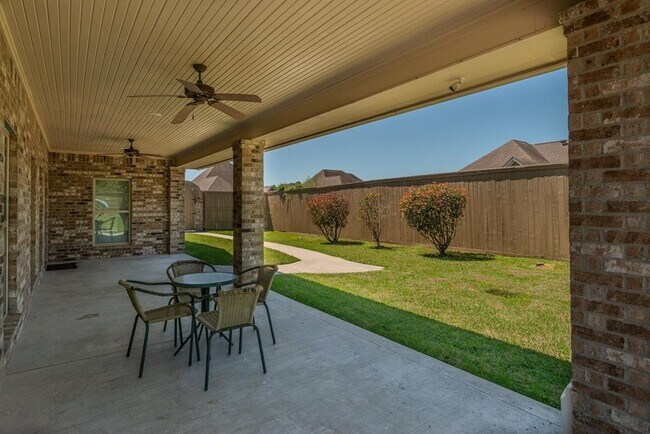 Building Photo - 313 Winding Brook Dr