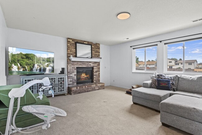 Building Photo - 770 Stargate Dr