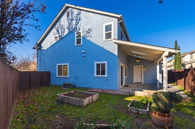 Building Photo - Lovely light and bright 3 bedroom 2.5 bathroom home Doe MIll Neighborhood, Cul-de-Sac Location