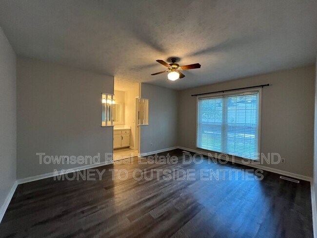 Building Photo - 7108 Calamar Dr