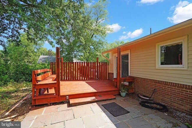 Building Photo - 8905 Valley Forge Dr