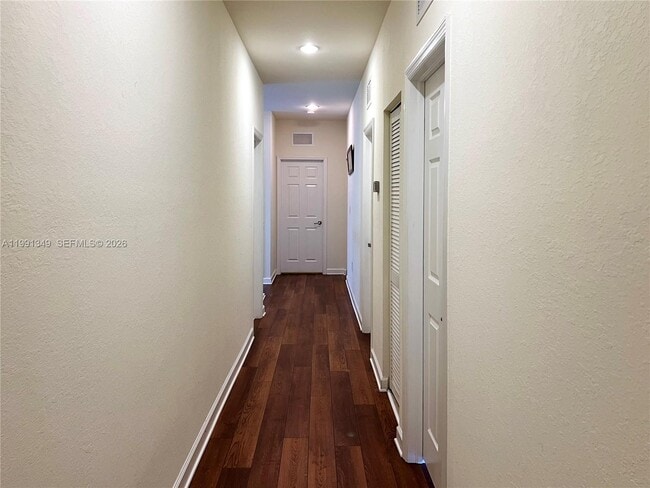 Building Photo - 422 SE 34th Terrace