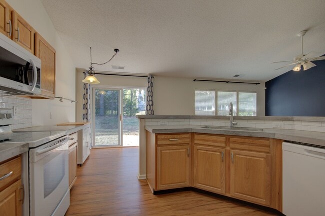 Building Photo - COMING SOON! Beautiful 3BR/2BA Home with Bonus Room in Sought-After Arbor Creek, Charlotte