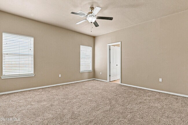 Building Photo - 7008 Faxon Dr