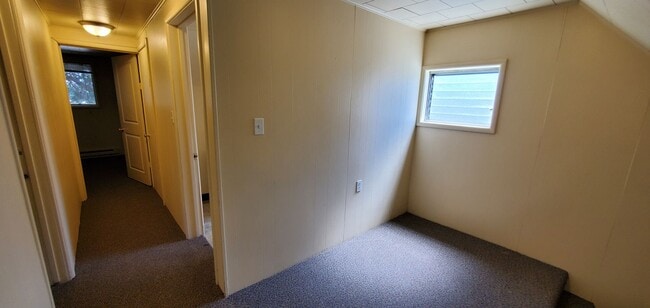 Building Photo - August Pre-lease - 5bd/2ba