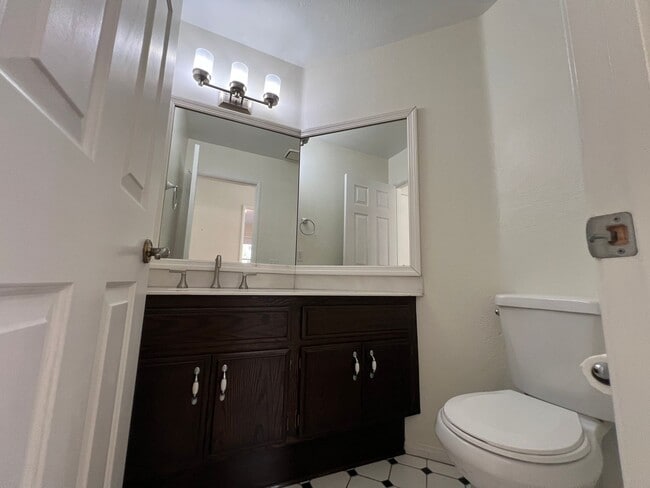 Building Photo - Orange - 4 Bed House for Lease - Pool & Spa - 3 Car. Gar.