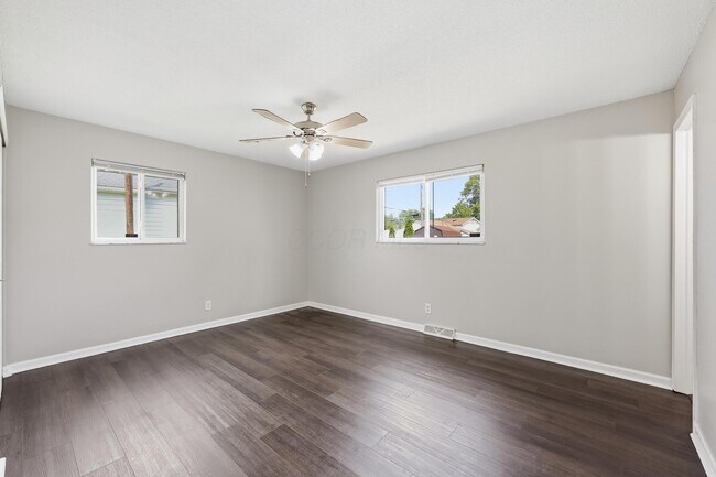 Building Photo - 5240 Carbondale Dr