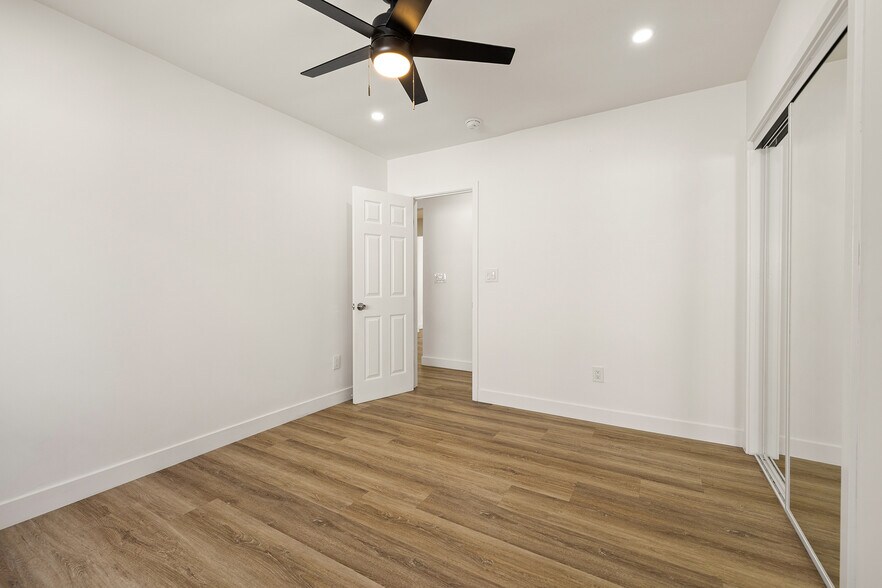 Building Photo - 715 Sunset Ave