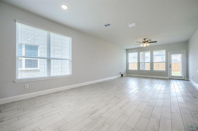 Building Photo - 724 Portina Dr