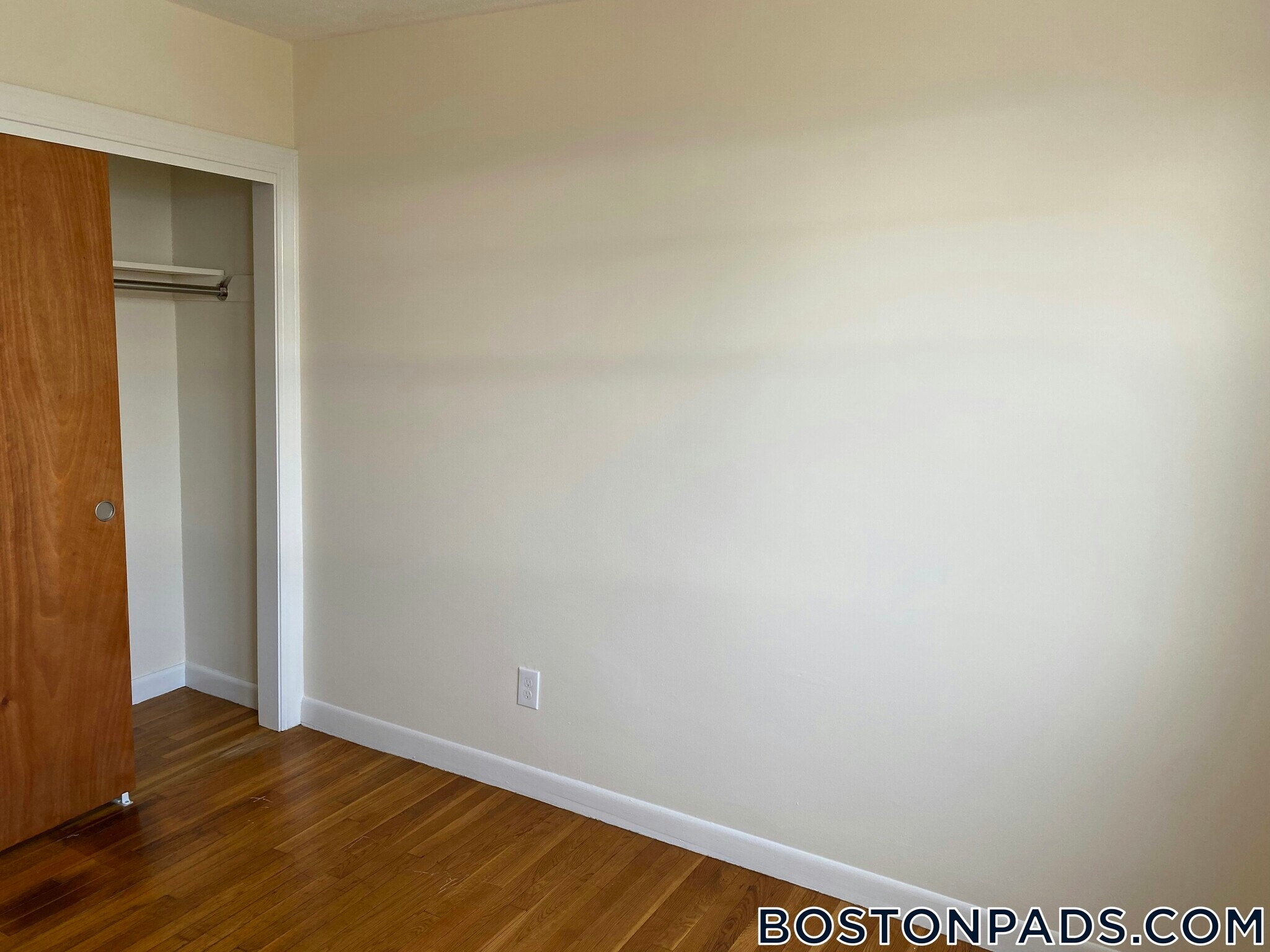 Building Photo - 160 N Beacon St