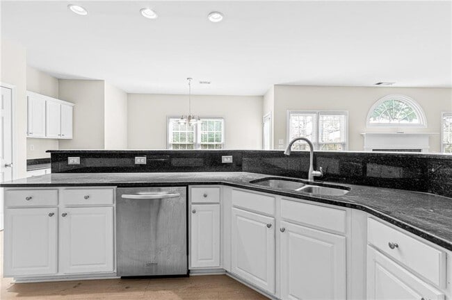 Building Photo - 2030 Brook Meadow Dr