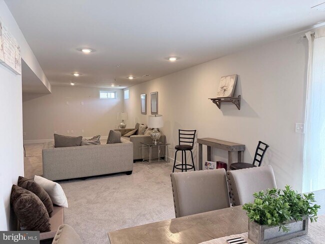 Building Photo - 2835 Bridgewater Dr