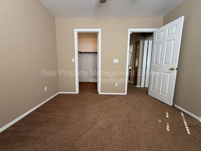 Building Photo - 8 N 226th Cir