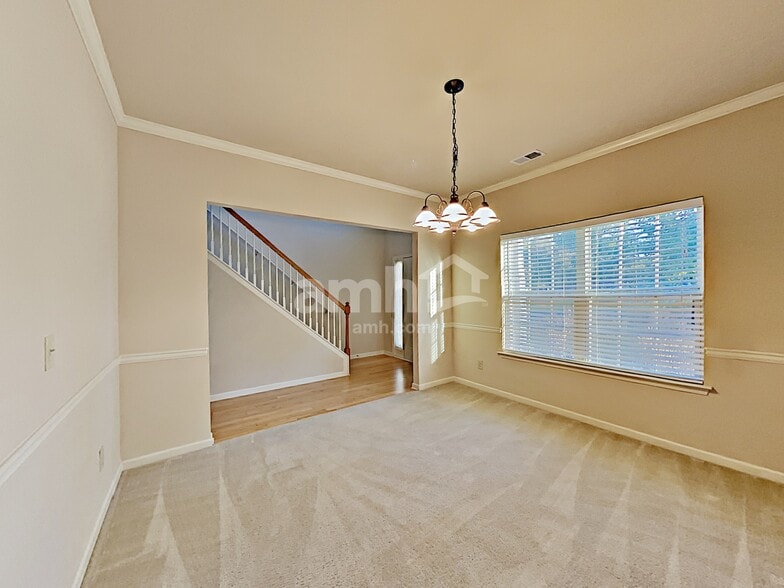Building Photo - 3840 Aspen Springs