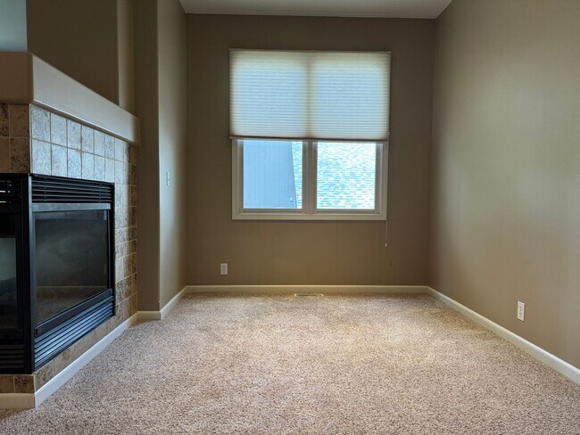 Building Photo - Elkhorn Home For Rent In Quiet Neighborhood
