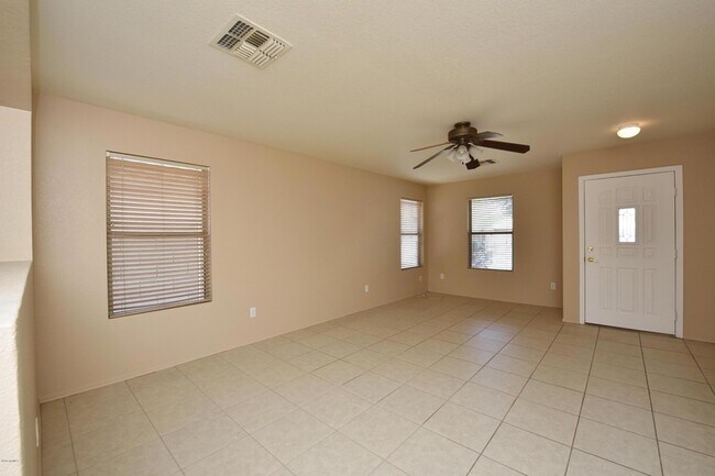 Building Photo - 8843 E Pampa Ave