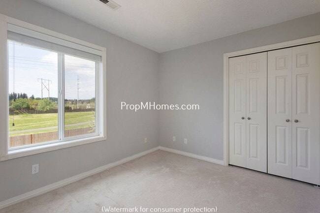 Building Photo - Charming Four Bedroom Bethany Home w/ Fully Fenced Yard!