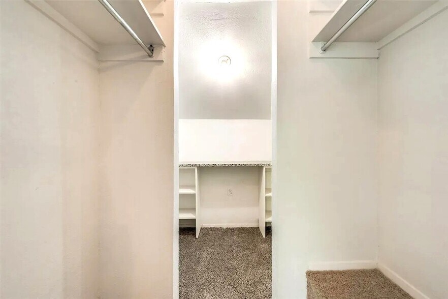 Upstairs walk-in closet - 4629 Country Creek Dr
