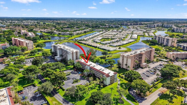 Building Photo - 14375 Strathmore Ln