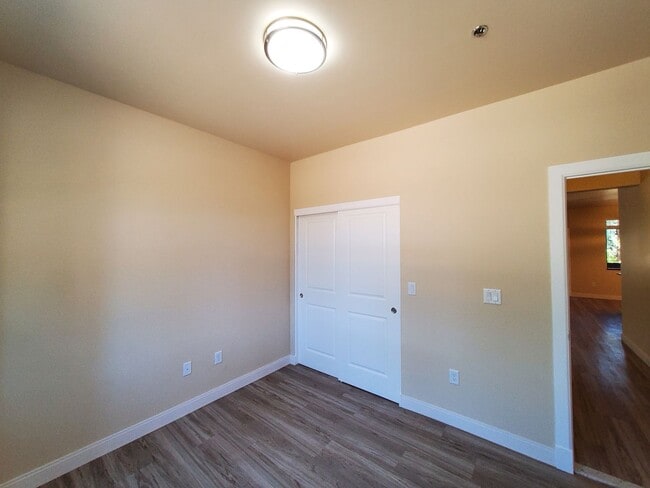 Building Photo - Bison Cove Unit A6