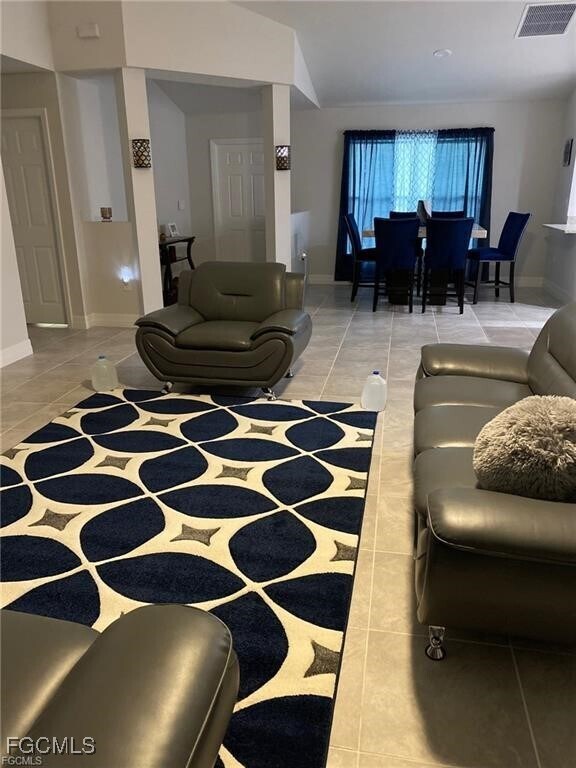 Building Photo - 2808 Vera Ave S