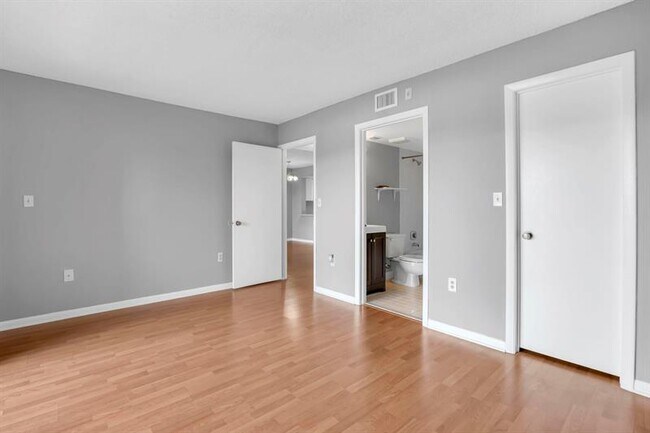 Building Photo - 5200 NW 31st Ave