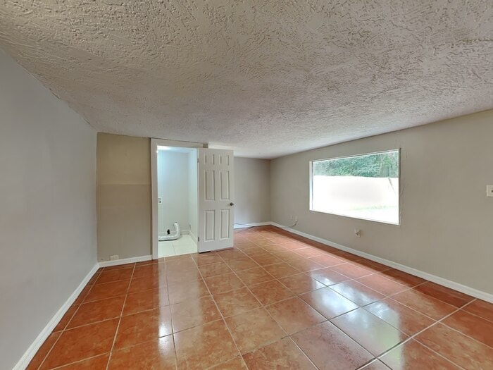 Building Photo - 802 Lincoln Ave