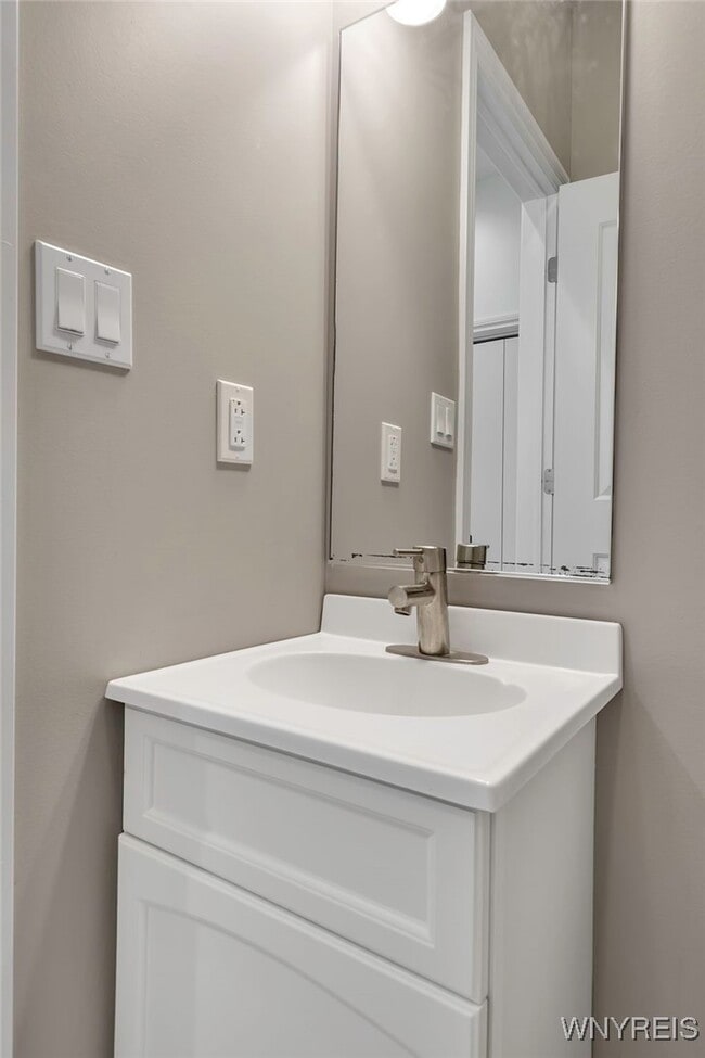 Building Photo - 251 Main St