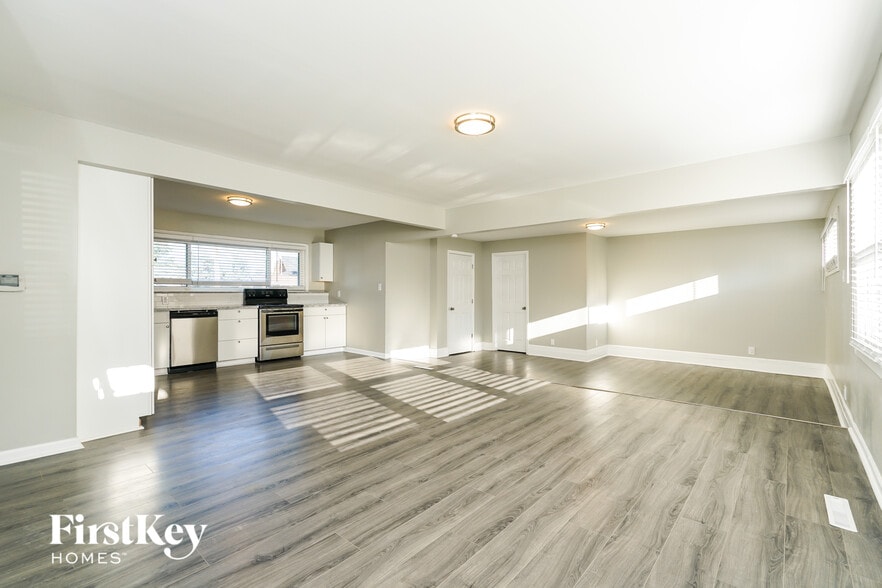 Building Photo - 3970 Jerome Ct