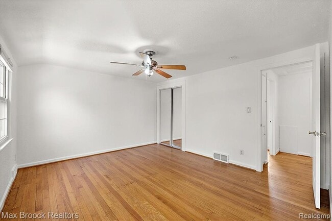 Building Photo - 1652 Graefield Rd