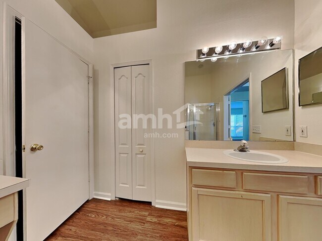 Building Photo - 12426 Tree Pointe Ct