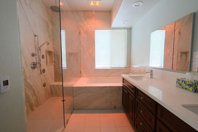 Building Photo - Stunning 3 bedroom home in San Clemente