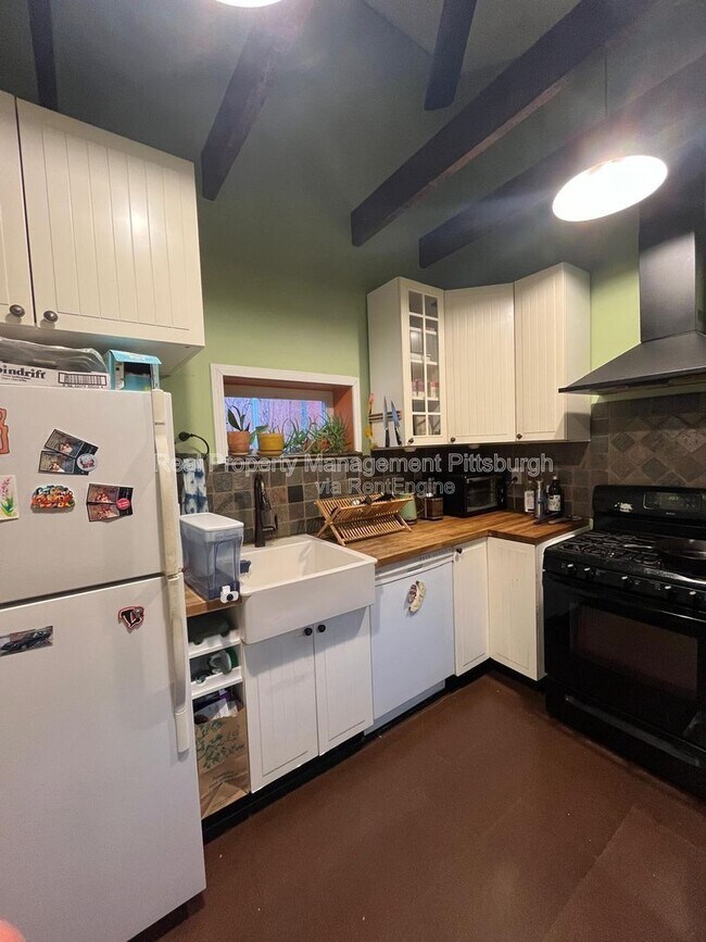 Building Photo - 297 42nd St