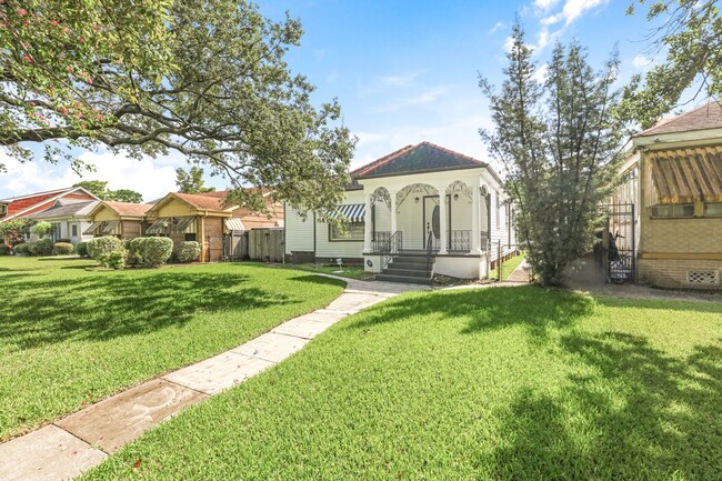 Primary Photo - 4607 Elysian Fields Ave