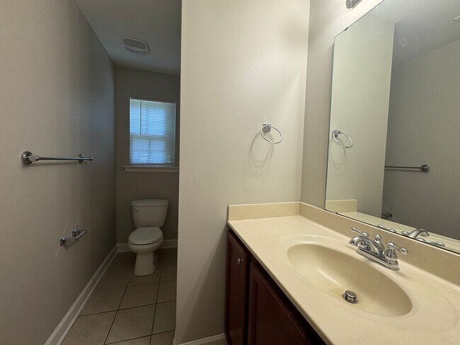 Building Photo - 3 Bedroom Near Downtown Wake Forest