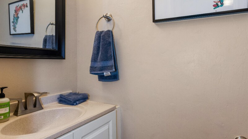 Building Photo - 6132 Lakefront Dr