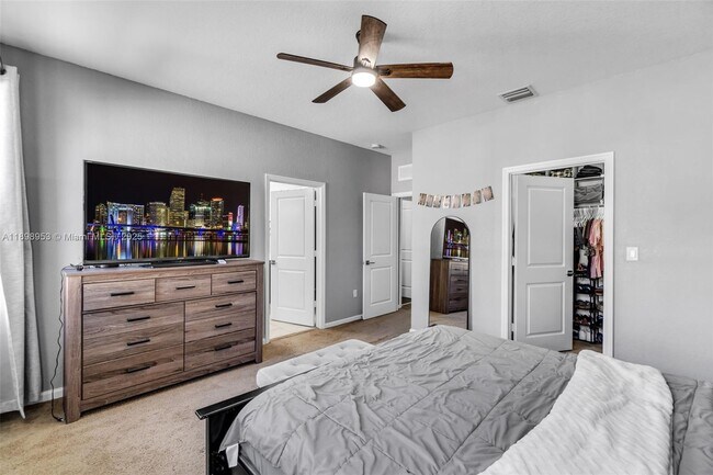 Building Photo - 1429 SE 23rd Terrace