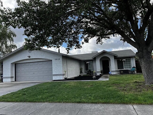 Building Photo - 3 BEDROOM 2 BATH SINGLE FAMILY   NEW PRICE!  AMENITIES: - NEW PAINT - DISHWASHER - LAUNDRY HOOKUP...