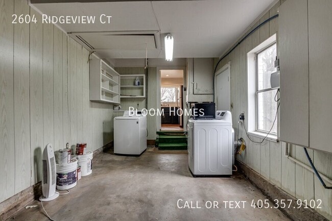 Building Photo - 2604 Ridgeview Ct