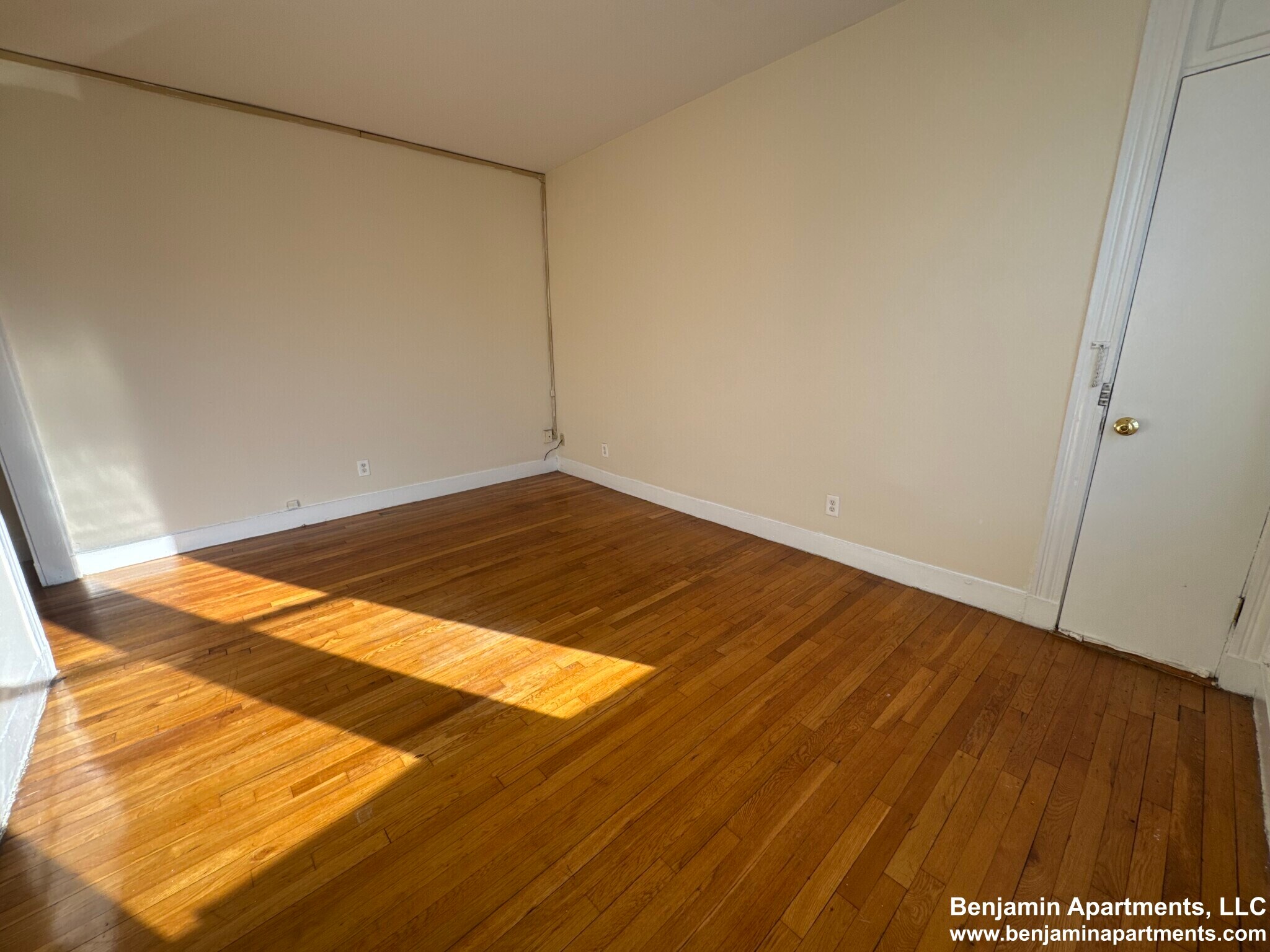 Building Photo - 120 Washington St