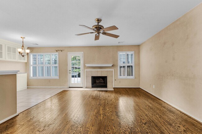 Building Photo - 31 N Walden Elms Cir