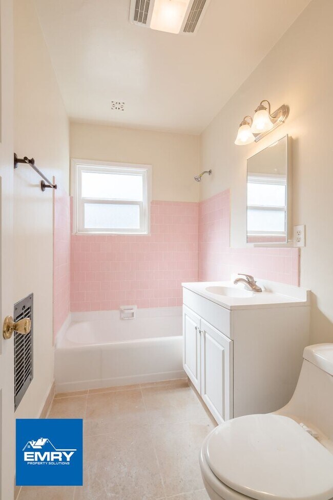 Building Photo - 11609 Lugo Park Ave